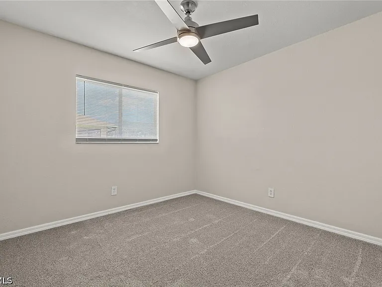 3919 SW 14th Ave — Photo 24