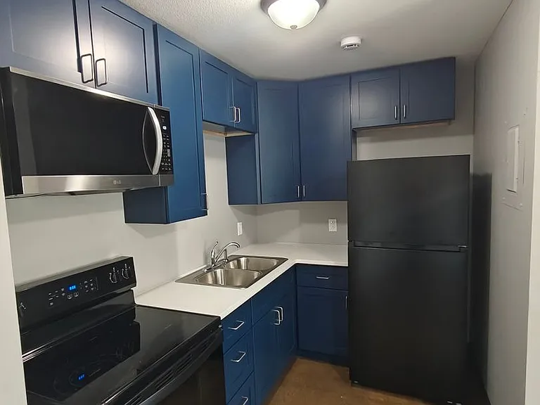 1336 N Walnut St — Photo 43