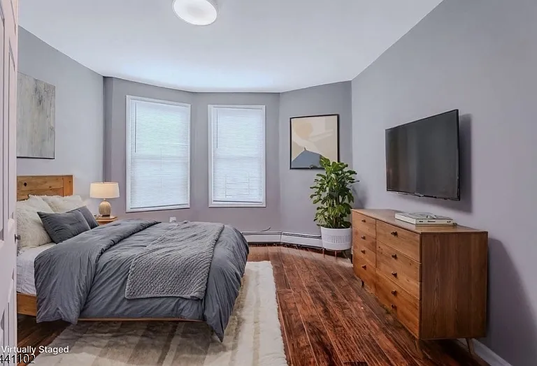 21 Mitchell Pl — Photo 1
