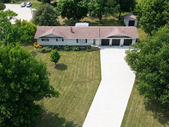 1305 N Kniss Ave, Luverne, MN 56156
