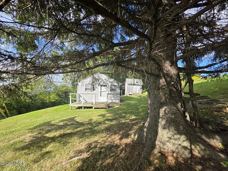 2nd image of 414 Cross Hill Road