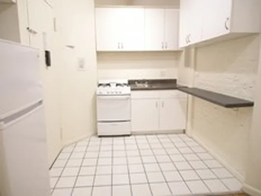 Rented by Vickers Realty | media 9