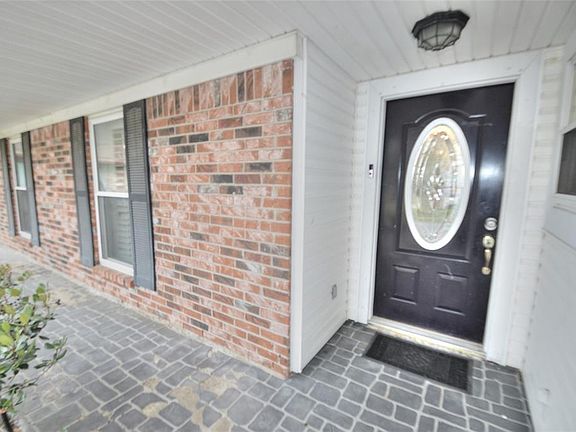 5th image of 214 Kirkaldy Dr