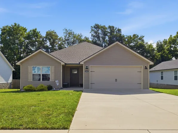 1441 Fredrick Dr, Clarksville, TN 37042