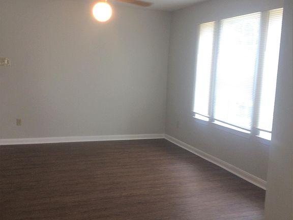 5th image of 701 Balcones Dr #52