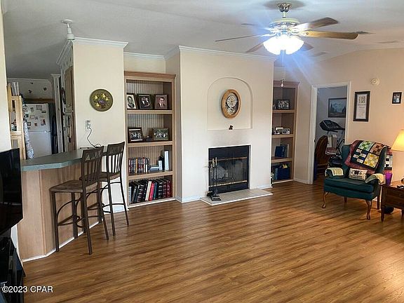 3rd image of 3220 Twin Lakes Dr