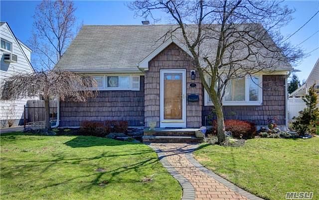1st image of 77 Wilfred Blvd