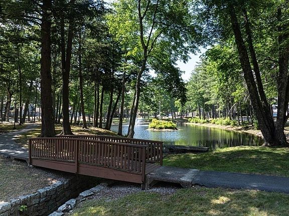 4th image of 224 Heritage Dr #224