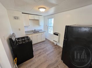  210 N Main St Renovated Studio Newfloors Freshpaint Nopets Spacious!, Woonsocket, RI 02895