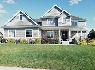 9943 Wisteria Ln, Saint John, IN 46373