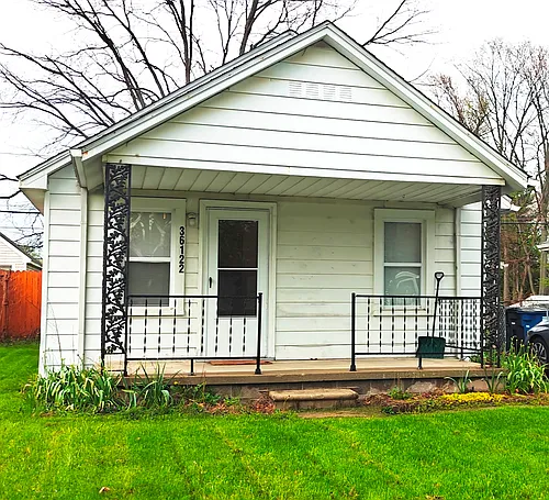 36122 Booth Ave Photo 1