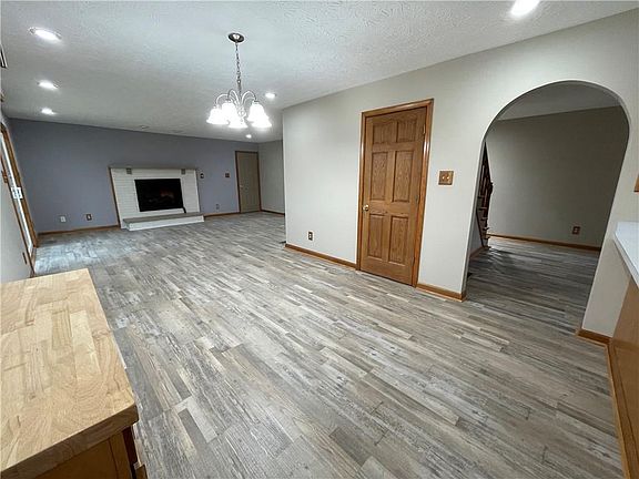 5th image of 2838 S Rosewood Dr