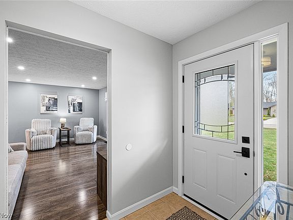 3rd image of 10810 Gate Post Rd