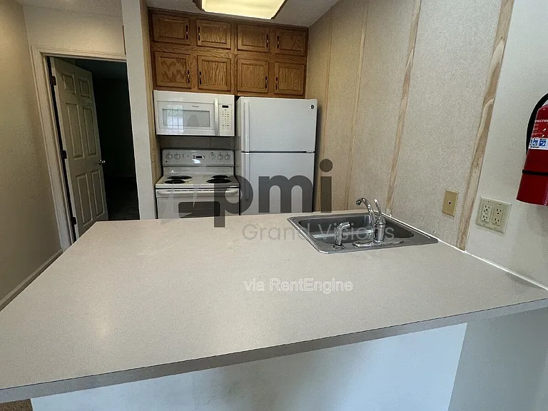 1306 Arthur Ave #16 — Photo 6