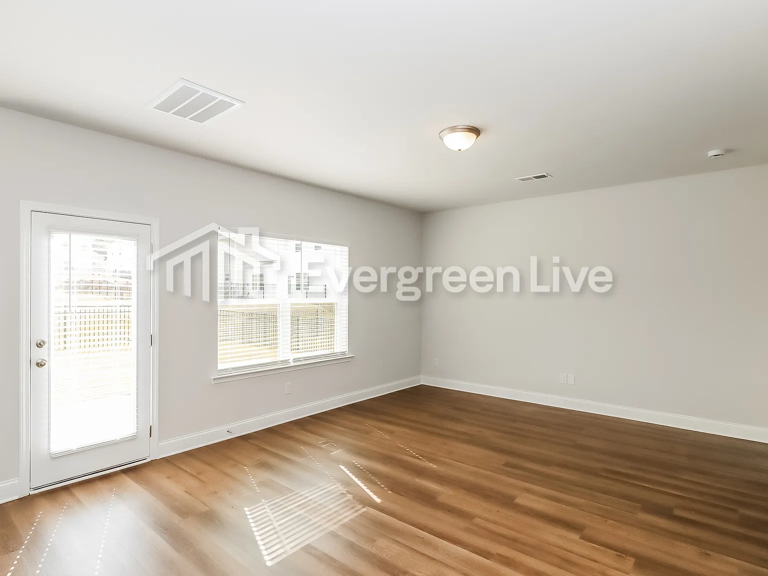 3 bed, 2.0 bath, 1779 sqft, $1,795 — Photo 3