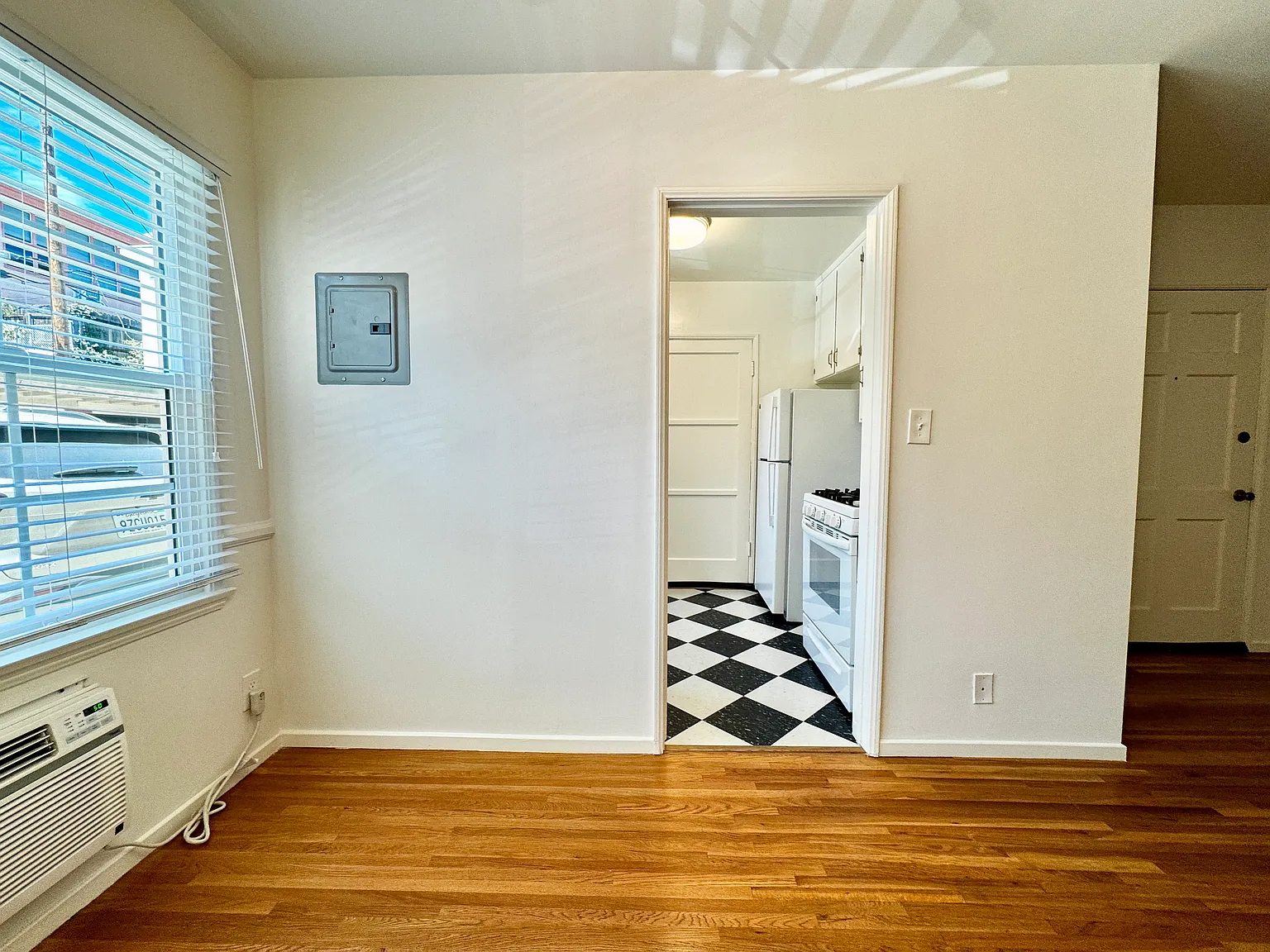 1 bed, 650 sqft, $2,095 — Photo 3