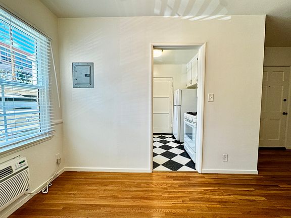 3rd image of 1403 N Fairfax Ave APT 114