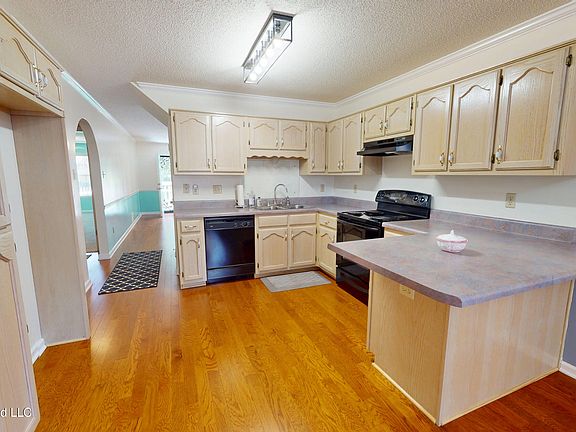 4th image of 6722 Beaumont Cir