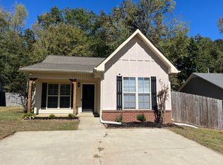 9458 Brook Forest Cir, Helena, AL 35080