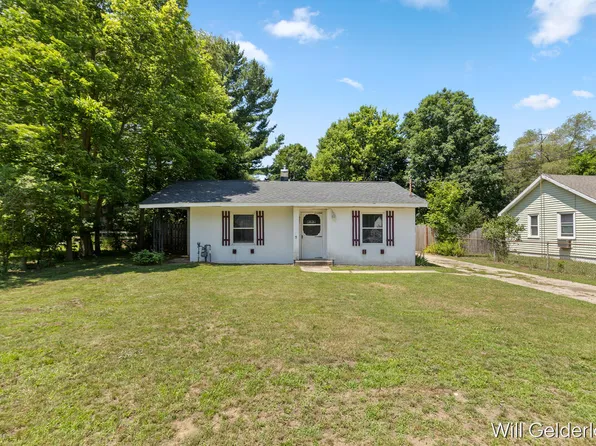 485 Park St, Wayland, MI 49348
