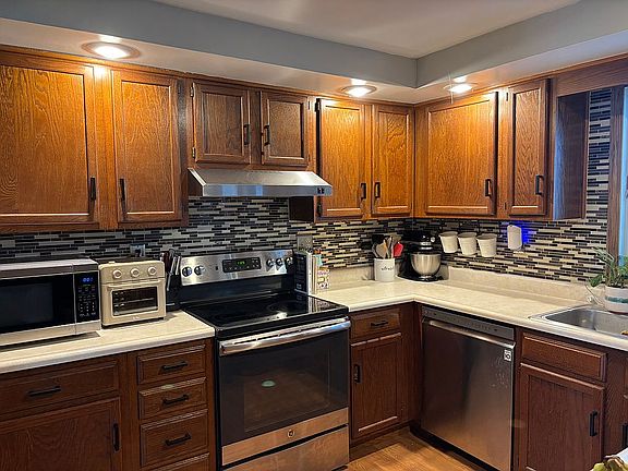 5th image of 1006 Independence Dr