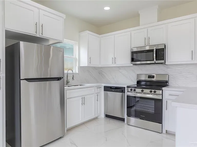 1902 W Violet Dr #4 — Photo 4
