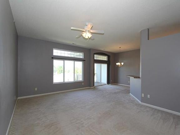 3rd image of 7631 Skyview Cir