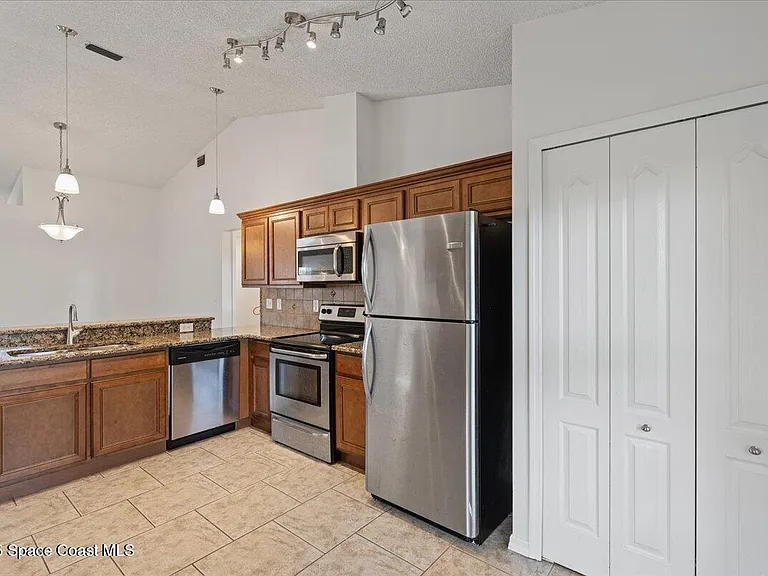 816 Hunters Creek Dr — Photo 15