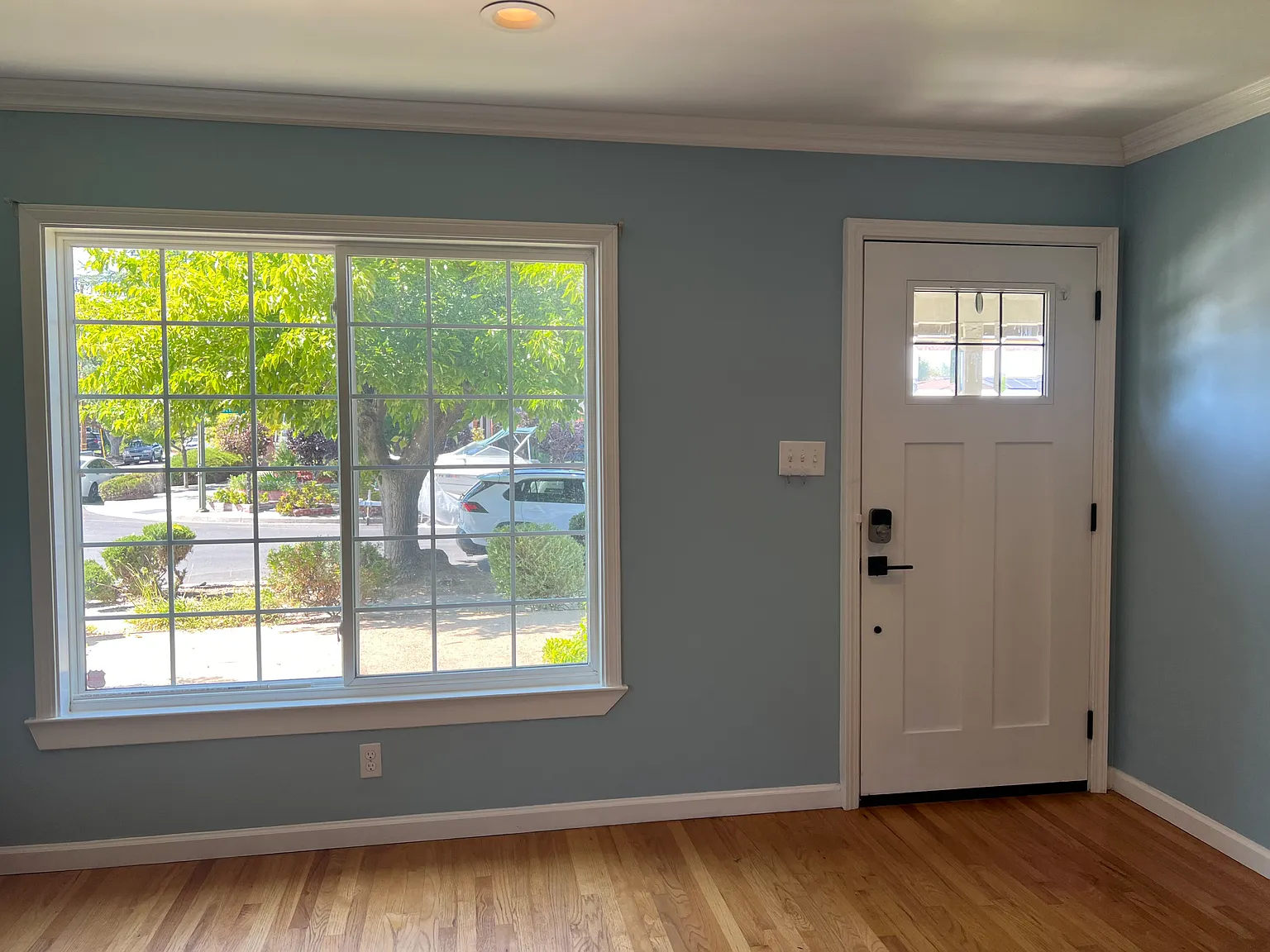 3 bed, 1460 sqft, $5,300 — Photo 2