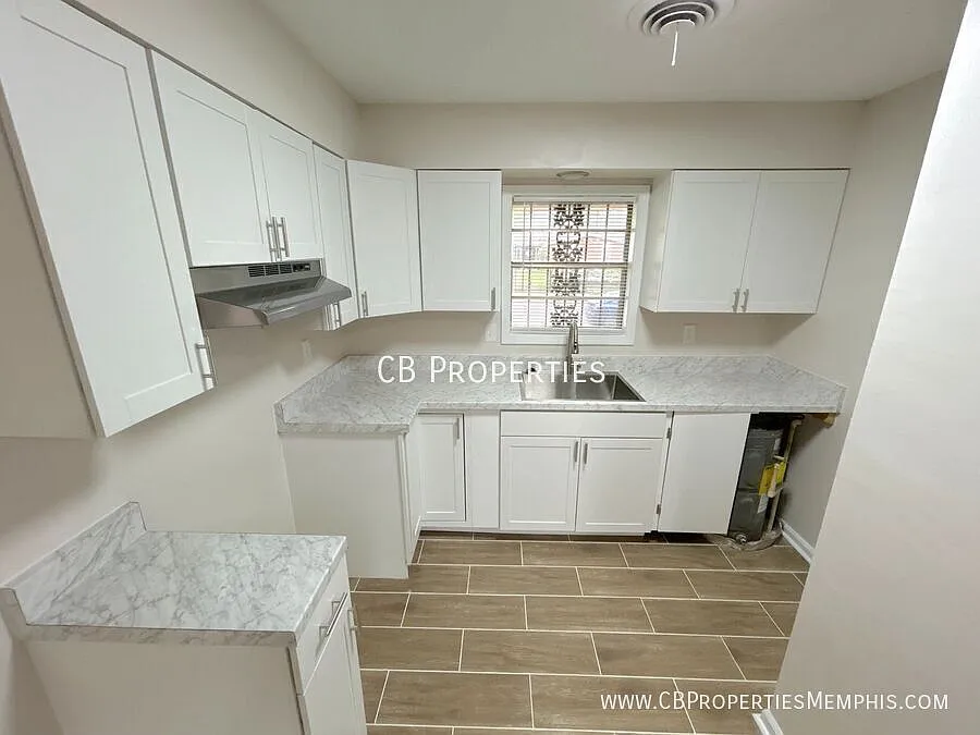 Building Photo - 3724 Hillridge St