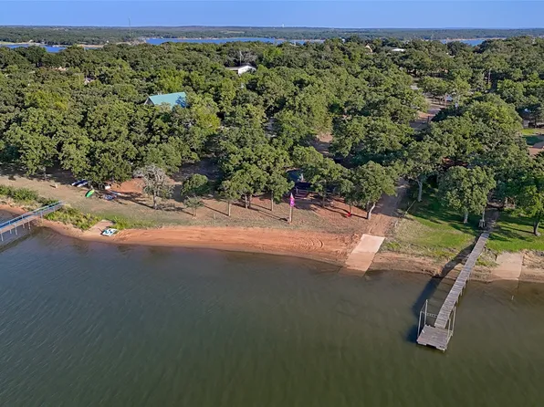 931 Tradewinds Rd, Nocona, TX 76255