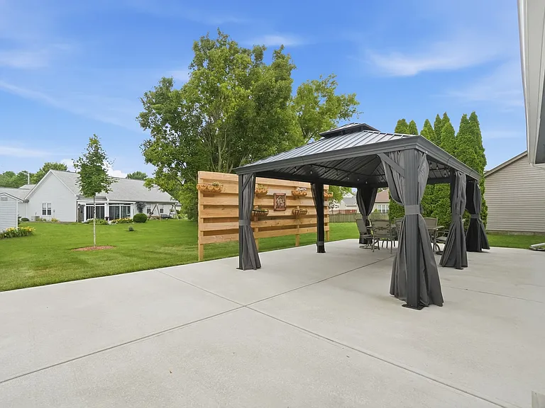 9083 Marquis Dr — Photo 29