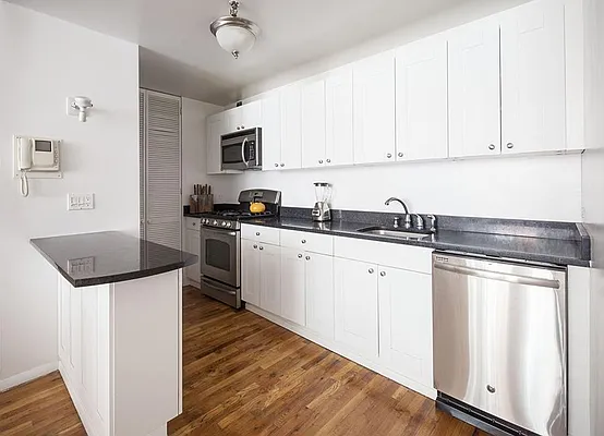 Rented by Warburg | media 20