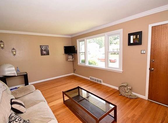 4th image of 3921 Crosby Dr