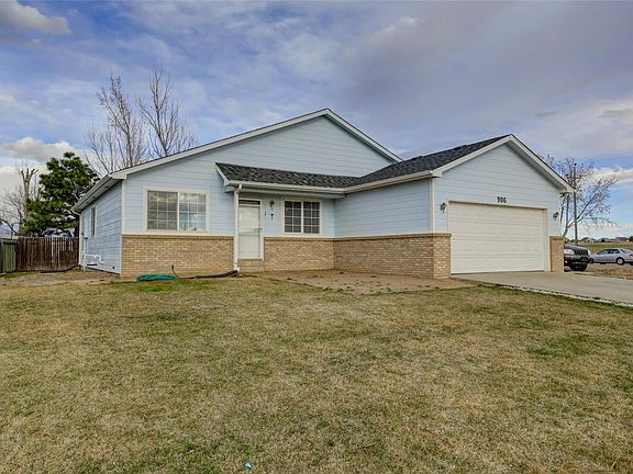 2nd image of 906 Greenwood Ct