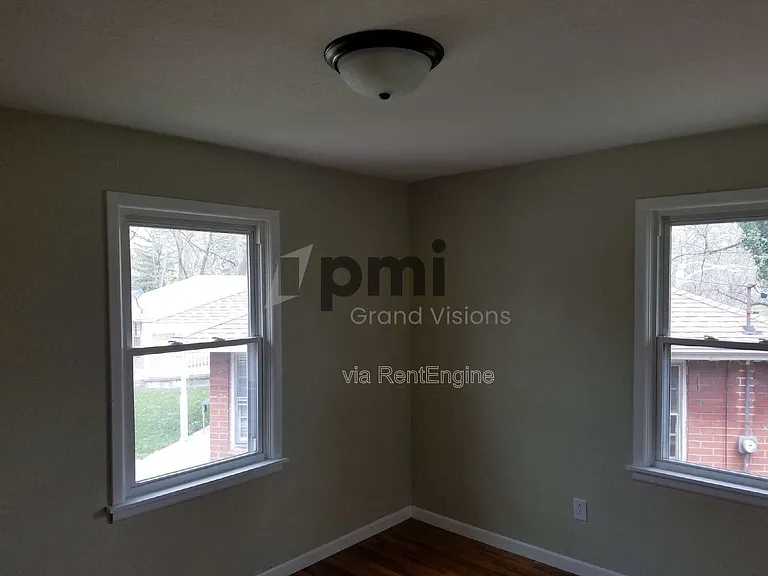 7 Louise Ct — Photo 4