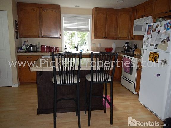 5th image of 13210 Lakeridge Cir NW