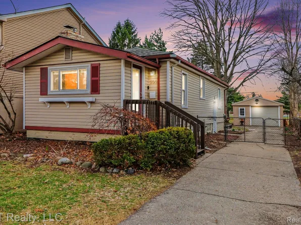 556 Academy St, Ferndale, MI 48220