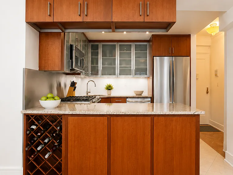 10 W 74th St #7B — Photo 4