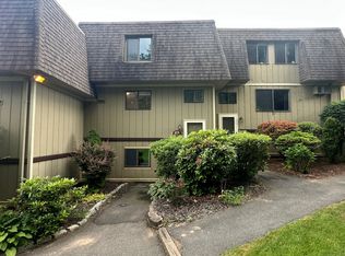 53 Suffield Meadow Dr UNIT 53, Suffield, CT 06078