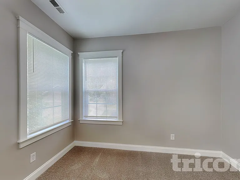 6723 Dunton St — Photo 9