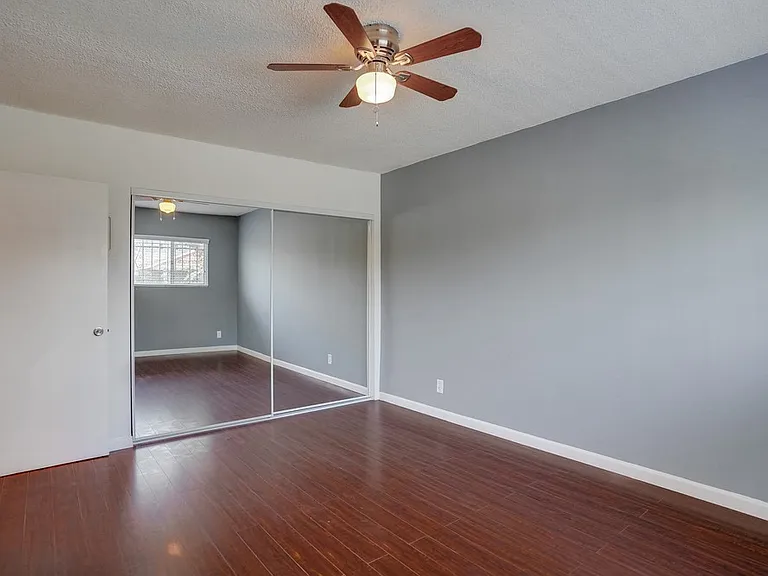 Gated, MidCentury MultiFamily Property near Metro Access and Victoria Park — Photo 6