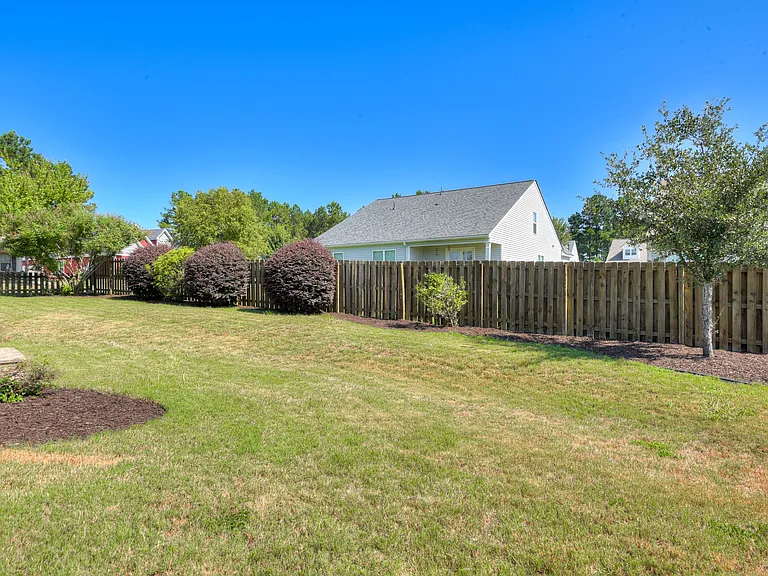 1721 Dunmore Ave — Photo 31