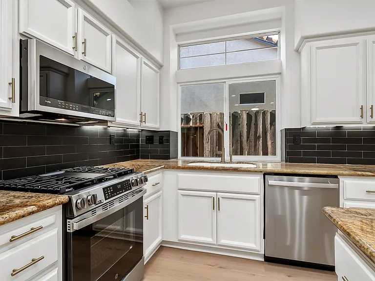 302 Carlina Ct — Photo 2