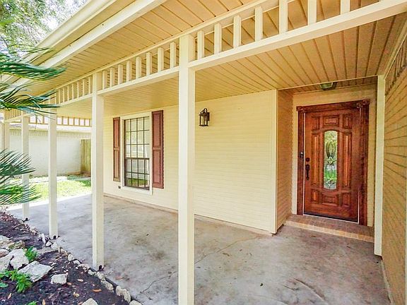 You will love the awesome front porch