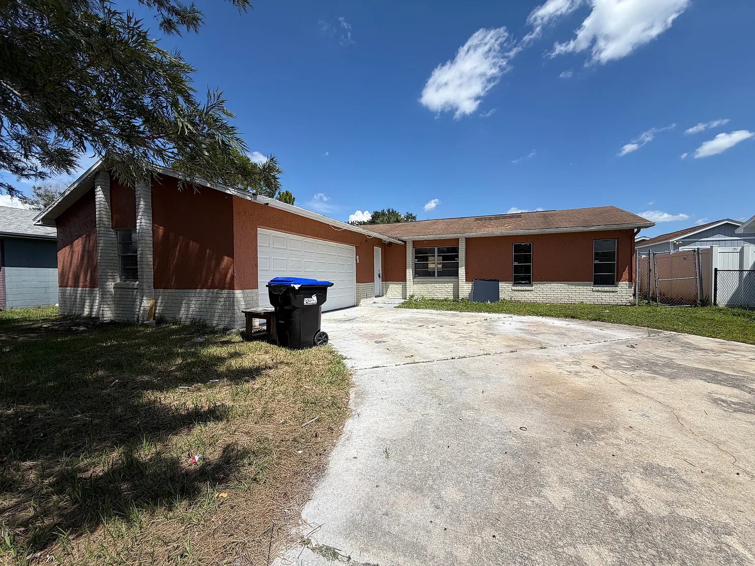 3 bed, 1100 sqft, $2,000 — Photo 2