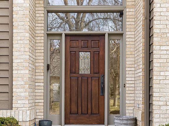 3rd image of 2107 Windsong Cir