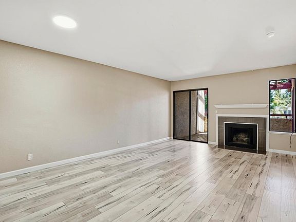 3rd image of 1391 Monument Blvd APT 10