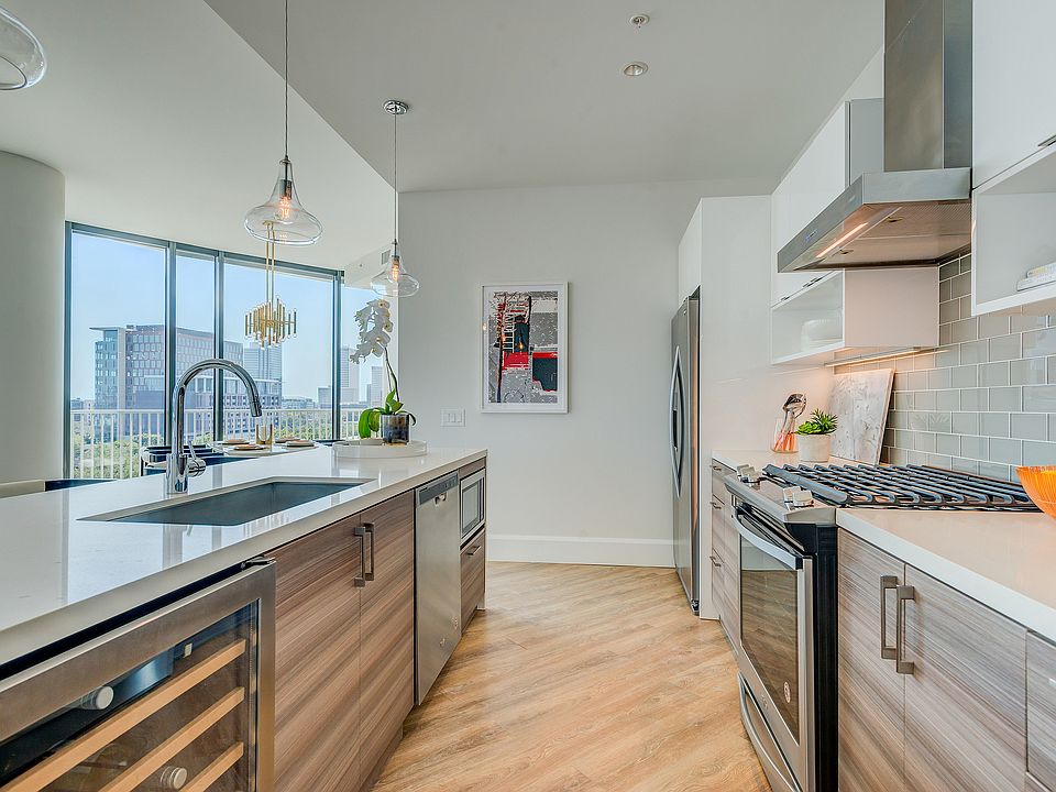 1st image of 3333 Lake St #1-21G