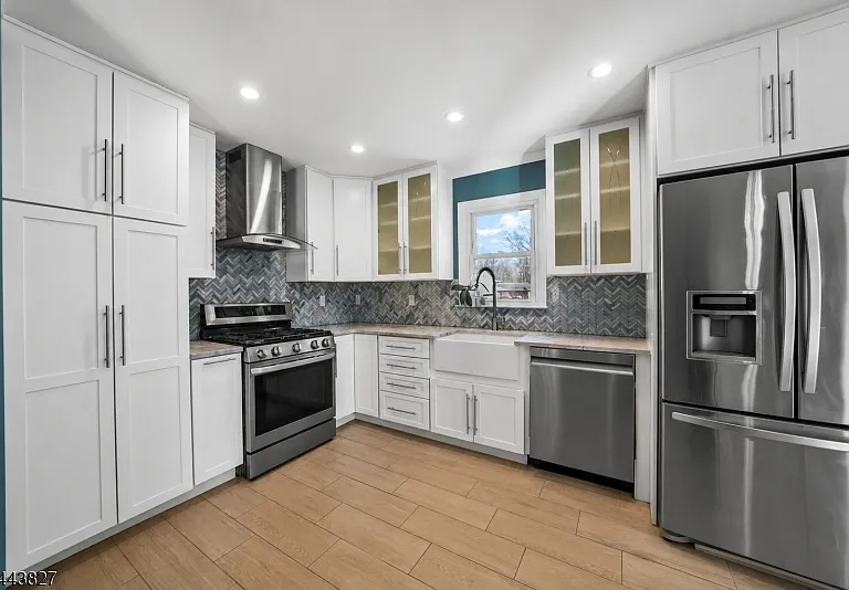 895 Patton St — Photo 6